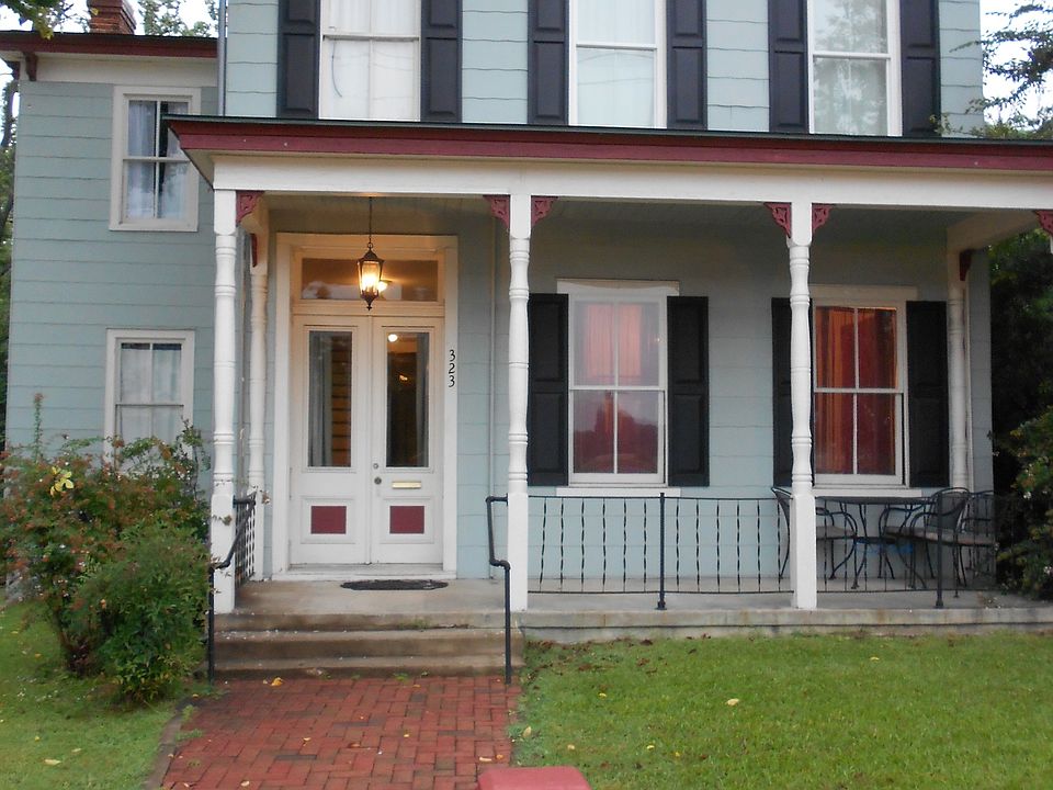 1st image of 323 E Washington St