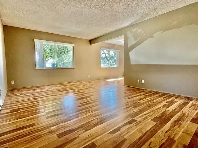 2964 Peppertree Ln — Photo 6