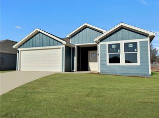 1308 NW 5th Ave, Gentry, AR 72734