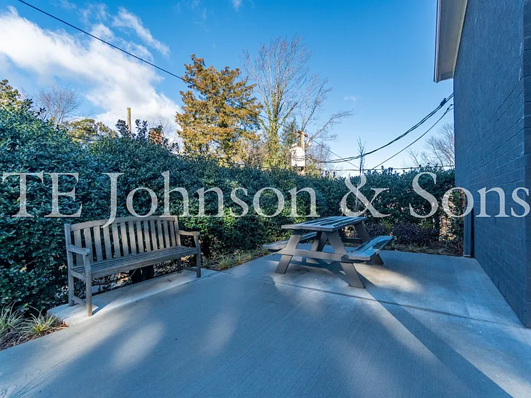 651 Summit St #A — Photo 7