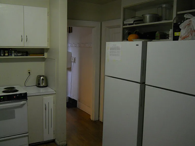 5211 11th Ave NE #102 — Photo 4