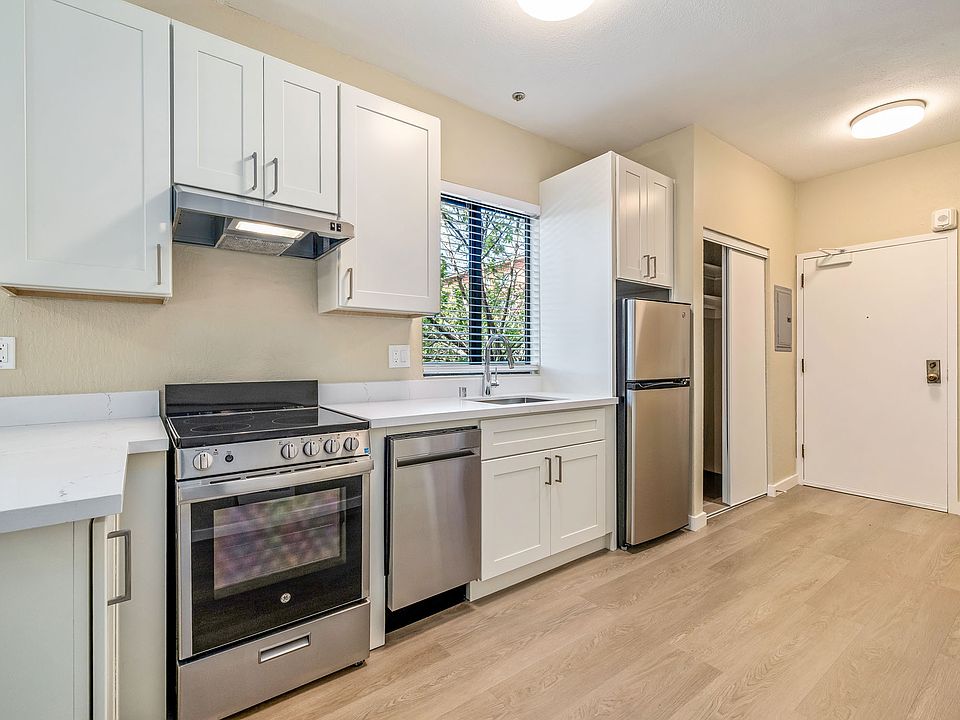 1st image of 22 Vandewater St APT 108