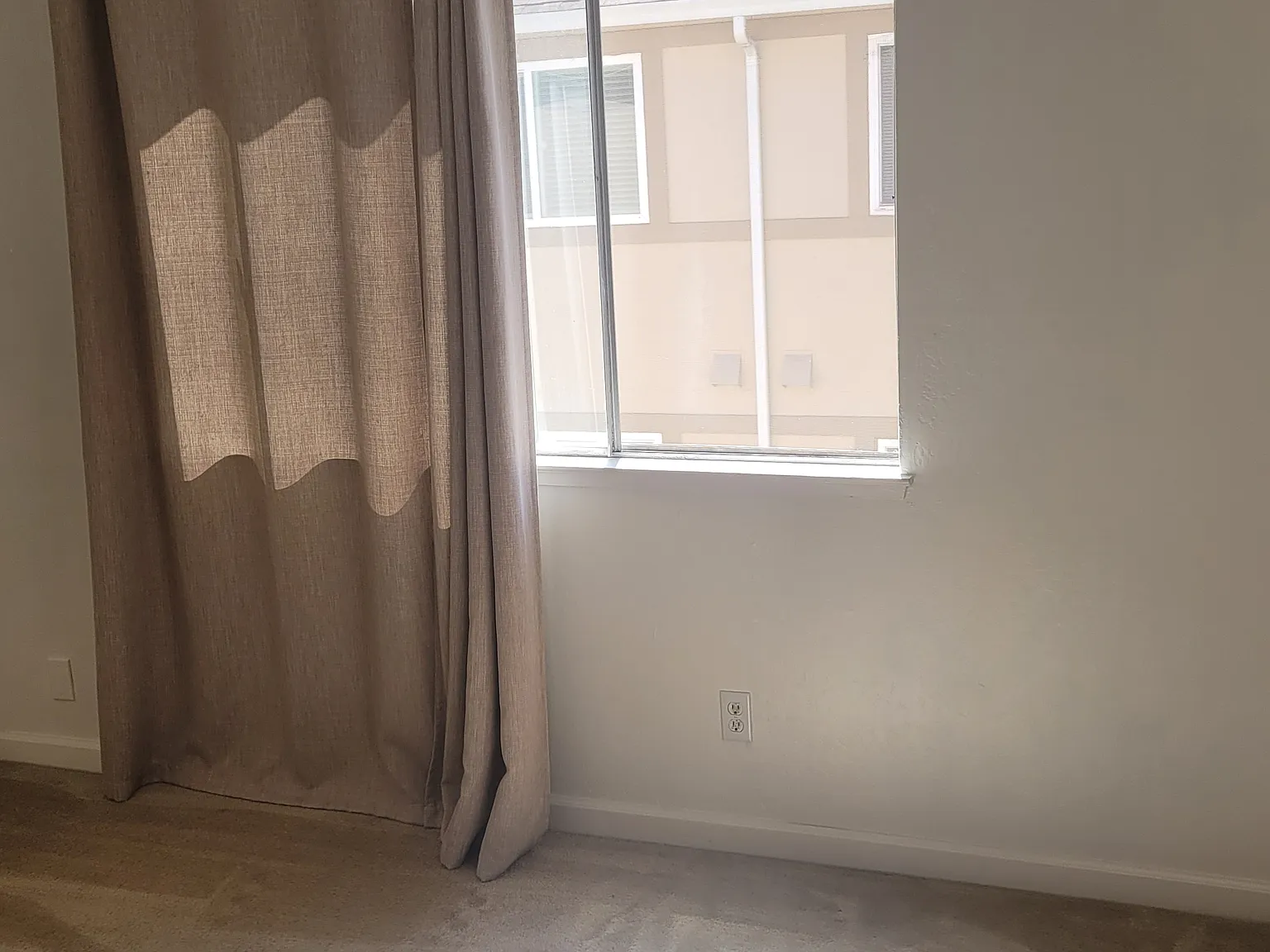 3 bed, 1134 sqft, $4,900 — Photo 3
