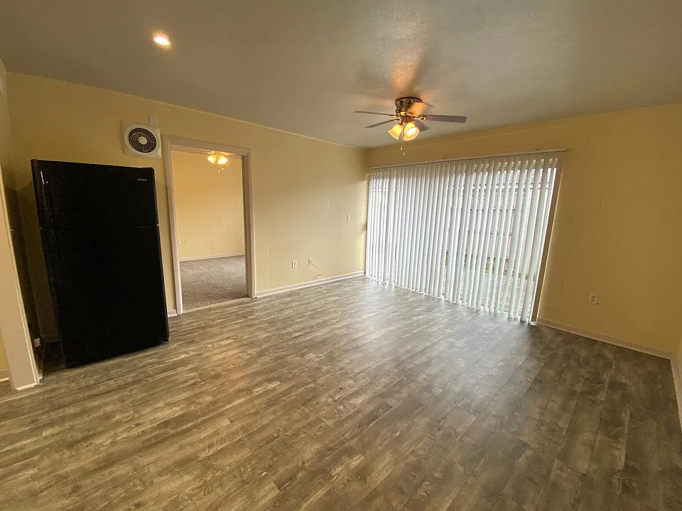 2241 W Pensacola St #76