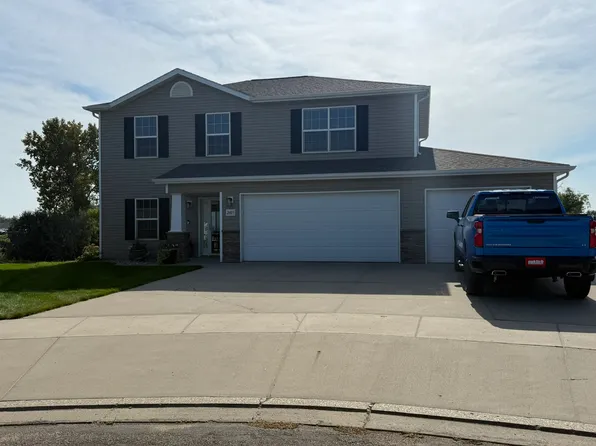 2403 Bayview Ct SE, Mandan, ND 58554