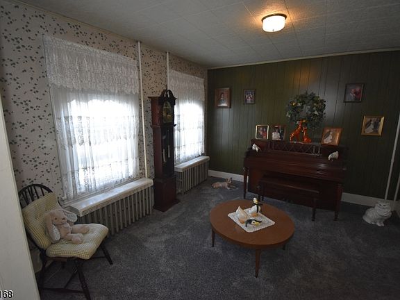 2nd image of 110 Lewis St