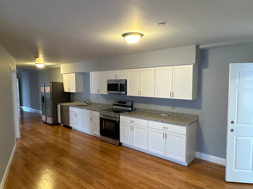 235 Ludlam St #4