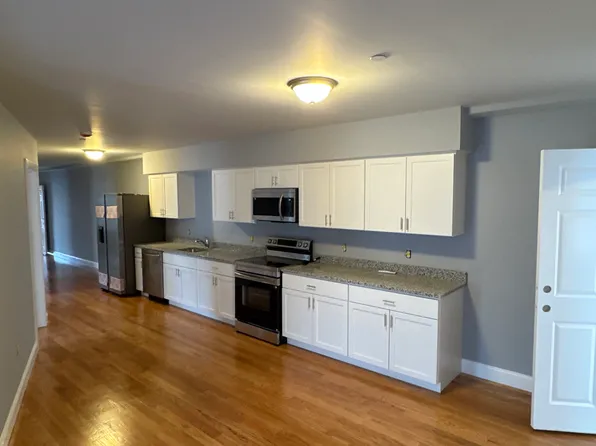 235 Ludlam St, Lowell, MA