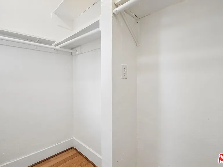 2515 Elsinore St — Photo 13