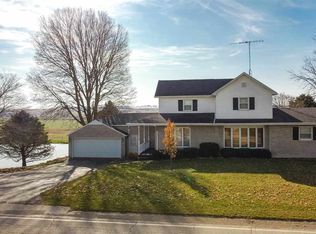 2435 W Cedarville Rd, Freeport, IL 61032