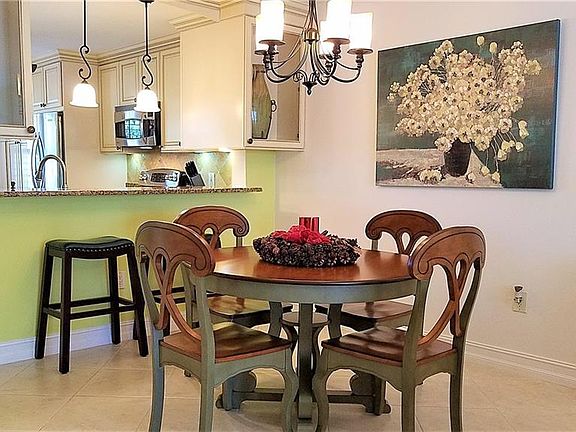 5th image of 3002 Sandpiper Bay Cir APT A106