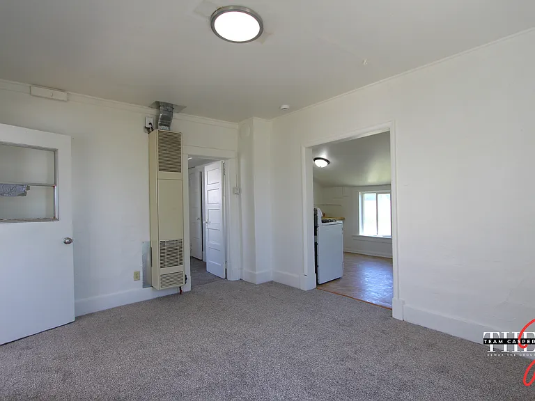 1013 E B St #1 — Photo 10