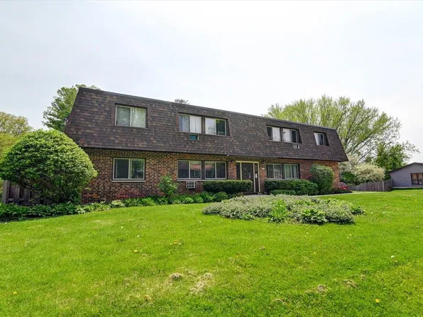 2512 Valley St, Cross Plains, WI 53528