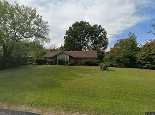 16 Carolina Dr, Columbus, MS 39705