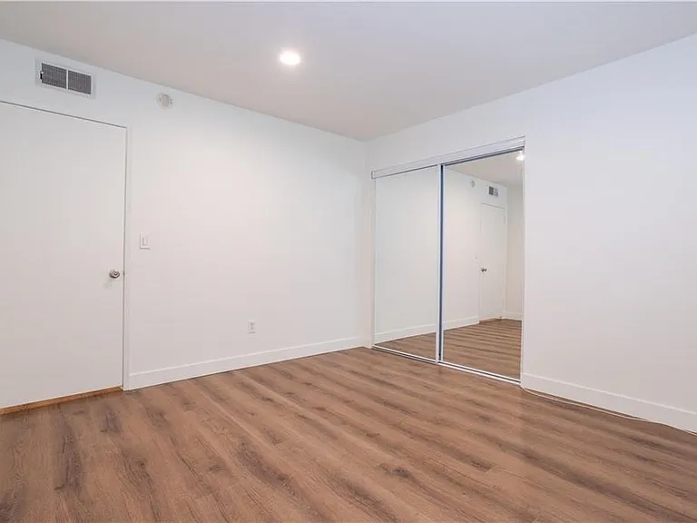 11300 Yolanda Ave — Photo 14