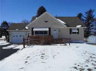 9 Regina Dr, Rochester, NY 14606