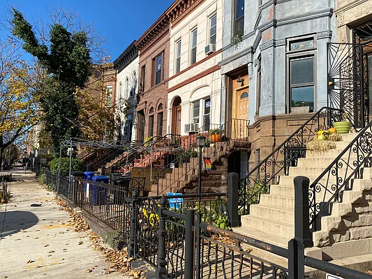 Rented by MNS | media 24