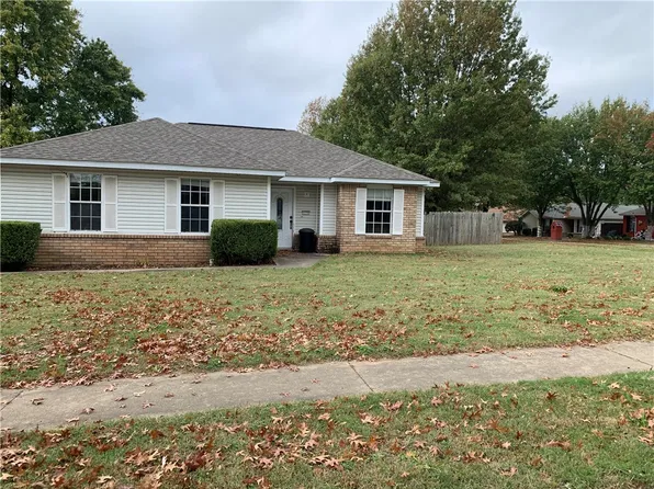 1273 N Tradition Ave, Fayetteville, AR 72704