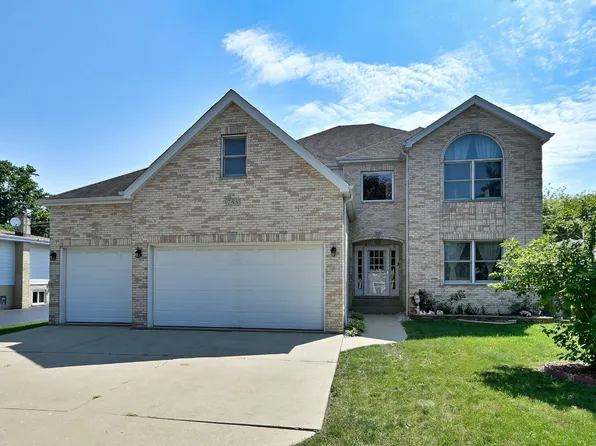 753 N Willow Rd, Elmhurst, IL 60126