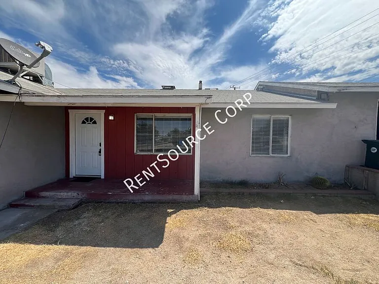 1360 1/2 Nancy St — Photo 1