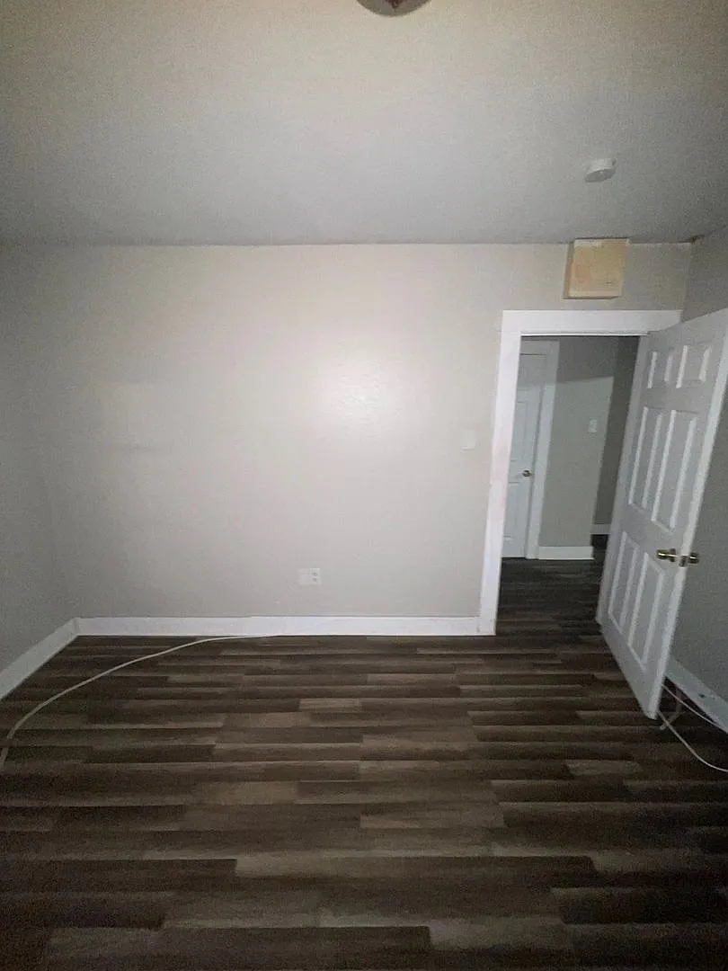 3 bedrooms 2 baths - Section 8 Accepted — Photo 1
