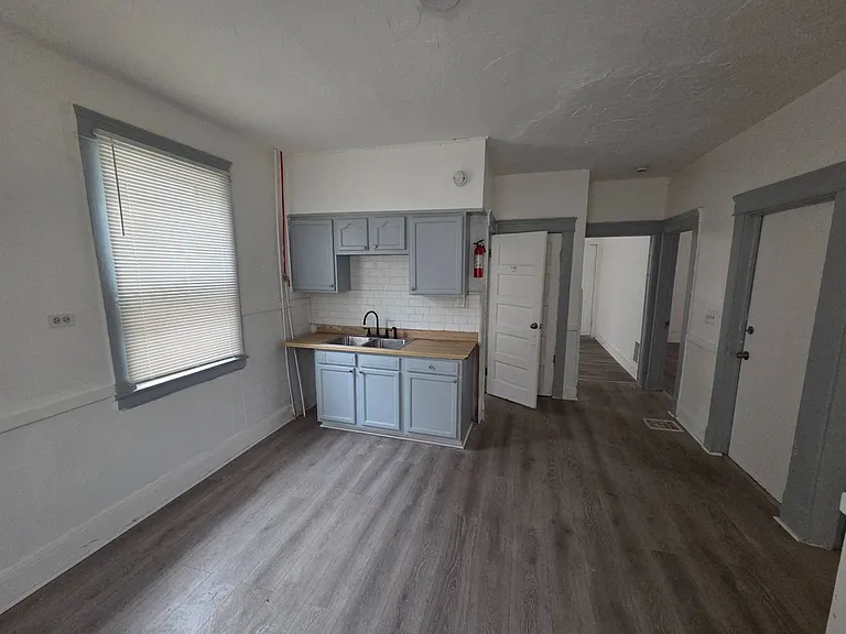 15322 Yorick Ave — Photo 16