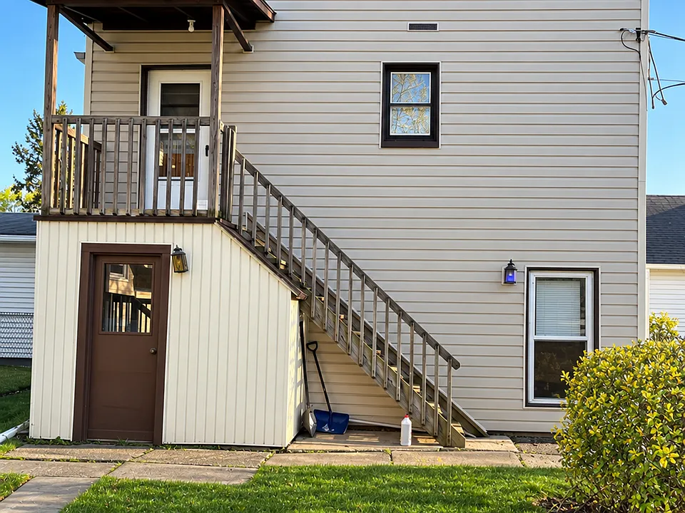 27 Berwin St