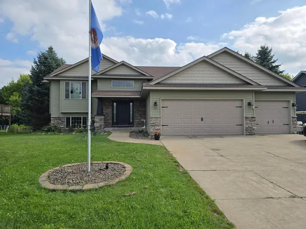 28902 Scenic Dr, Chisago City, MN 55013