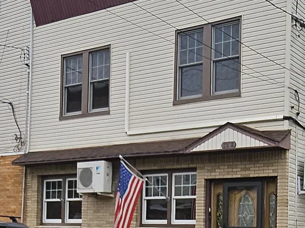 148 Avenue F, Bayonne, NJ 07002