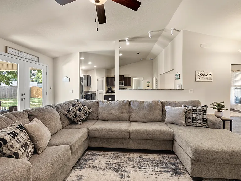 7861 Pleasant Oak Ave — Photo 4