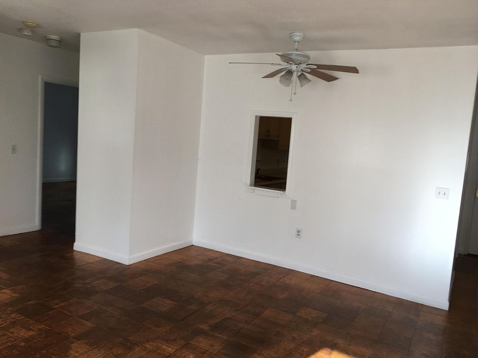 2nd image of 128 Loudon Rd