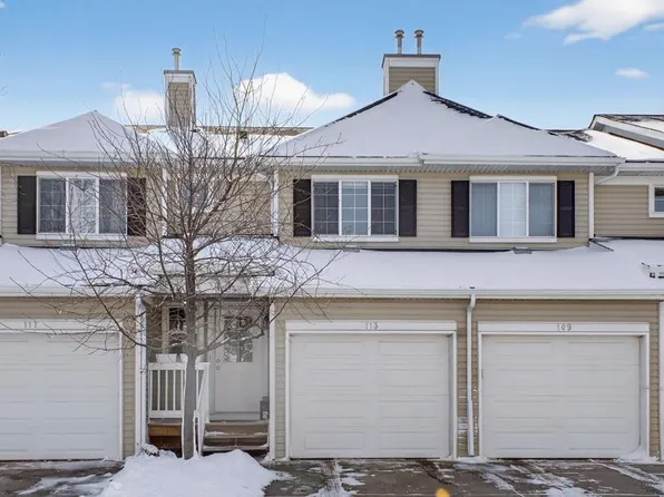 113 N Country Village Ln NE, Calgary, AB T3K 0E8