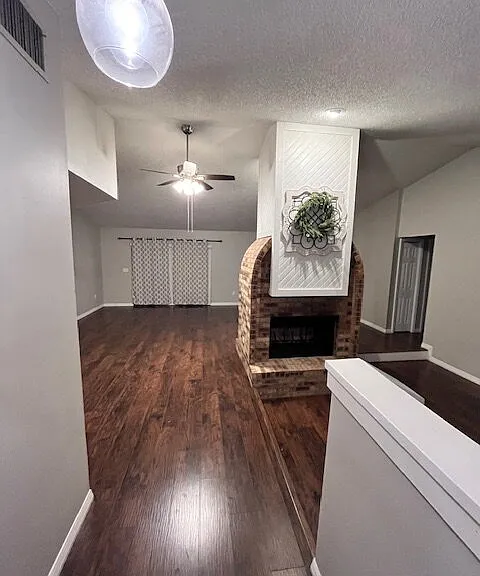 724 Fortuna Dr — Photo 3