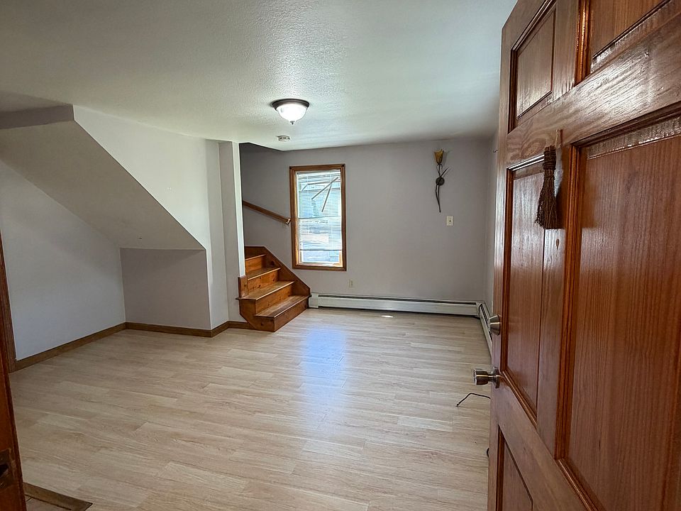 1st image of 71 Branch St APT 3