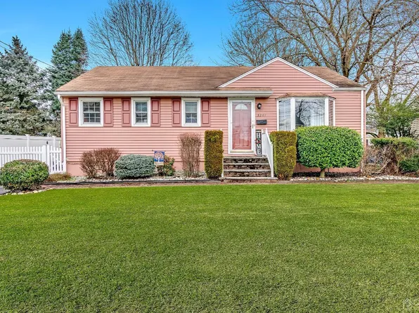3241 Banta Rd, South Plainfield, NJ 07080