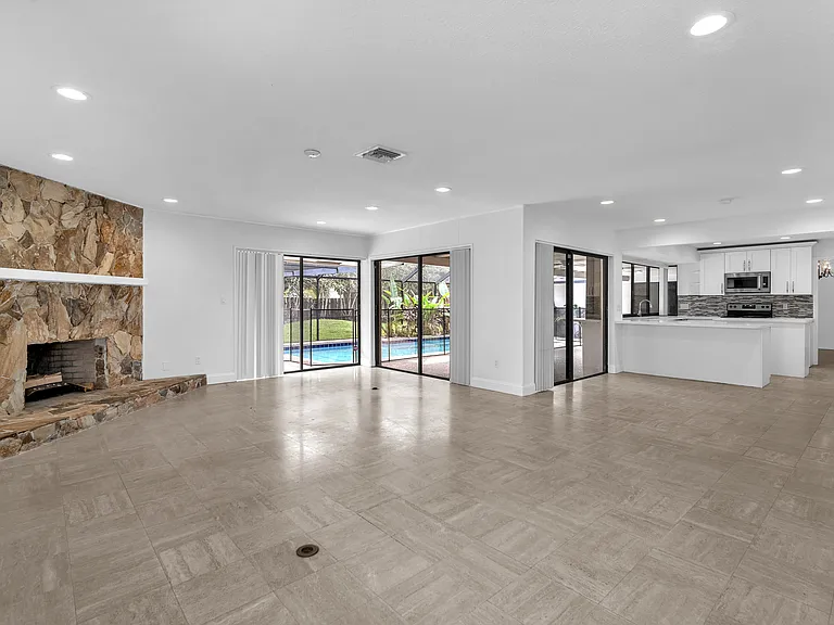 6878 Entrada Pl — Photo 28