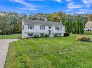 27 W Applewood Dr, Charlton, MA 01507