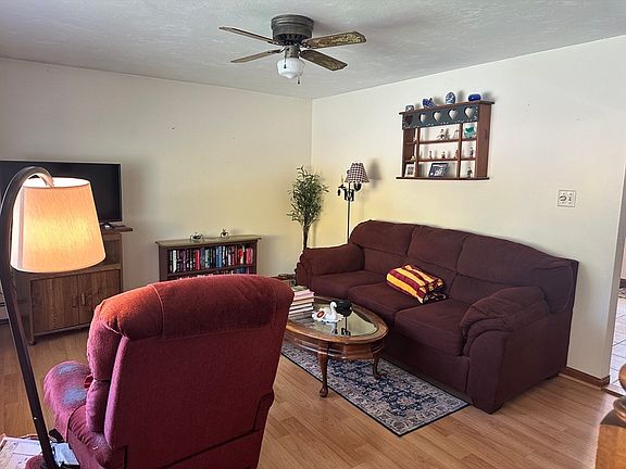 2nd image of 10 Pinecrest Rd #10