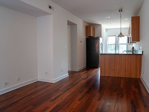 5th image of 3001-3009 W Gunnison St #3001-2S