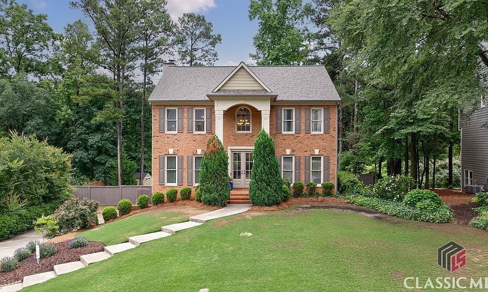 1st image of 405 Woodbrook Way