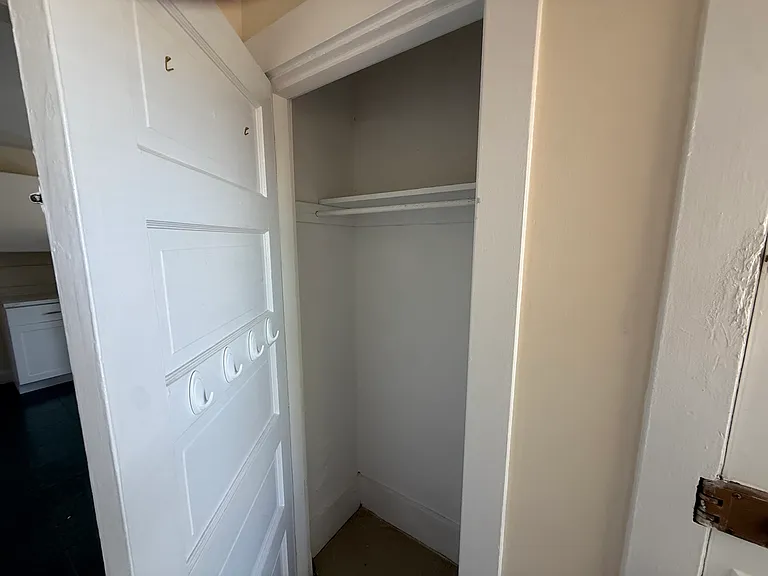 899 Broadway #4 — Photo 10