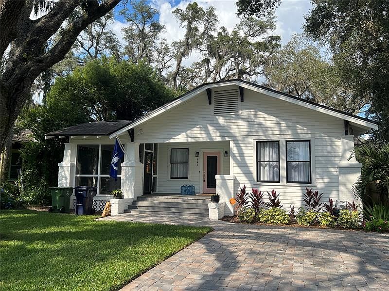 1st image of 944 E Shadowlawn Ave