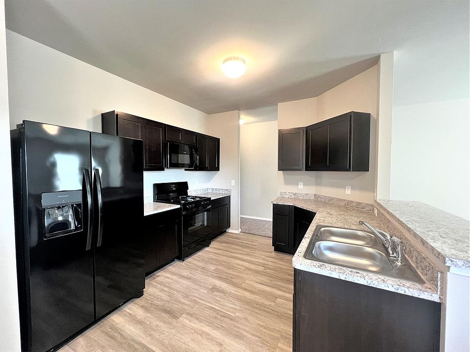 FRIDGE INCLUDED