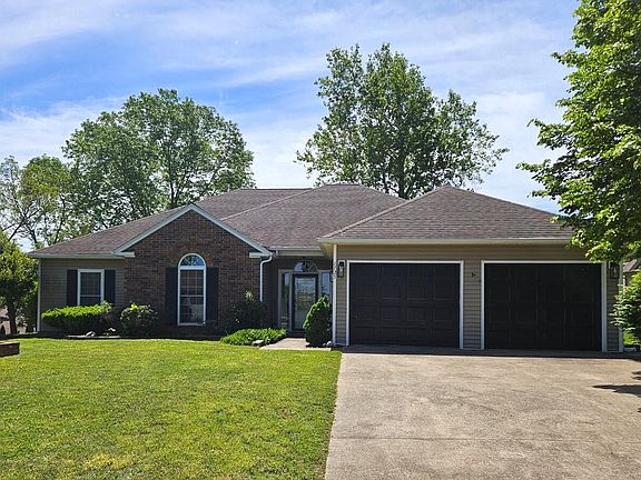 3rd image of 1725 Pointe Royale Drive