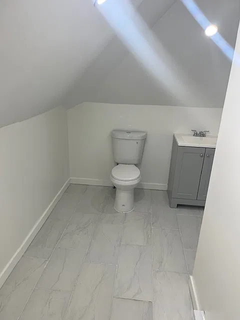 1256 North Ave — Photo 3