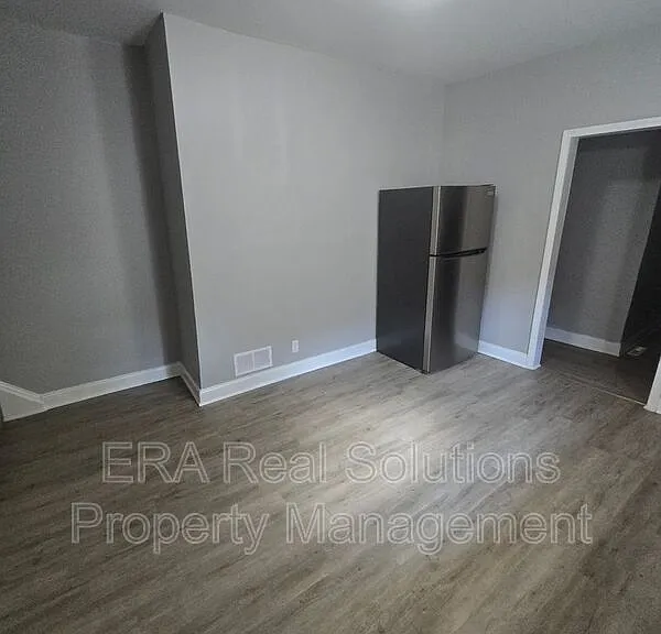 2368 S 5th St — Photo 5