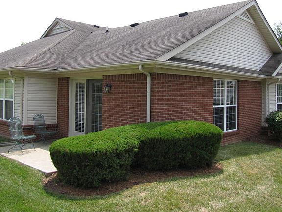3rd image of 9239 Hawthorne Pointe Dr