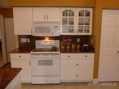 5th image of 150 Lakeside Dr E