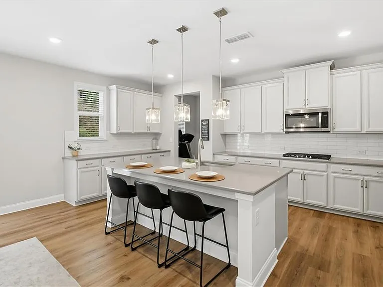 3479 Jasmine Way — Photo 3