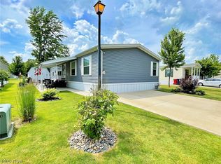 293 Chestnut Ln, Amherst, OH 44001